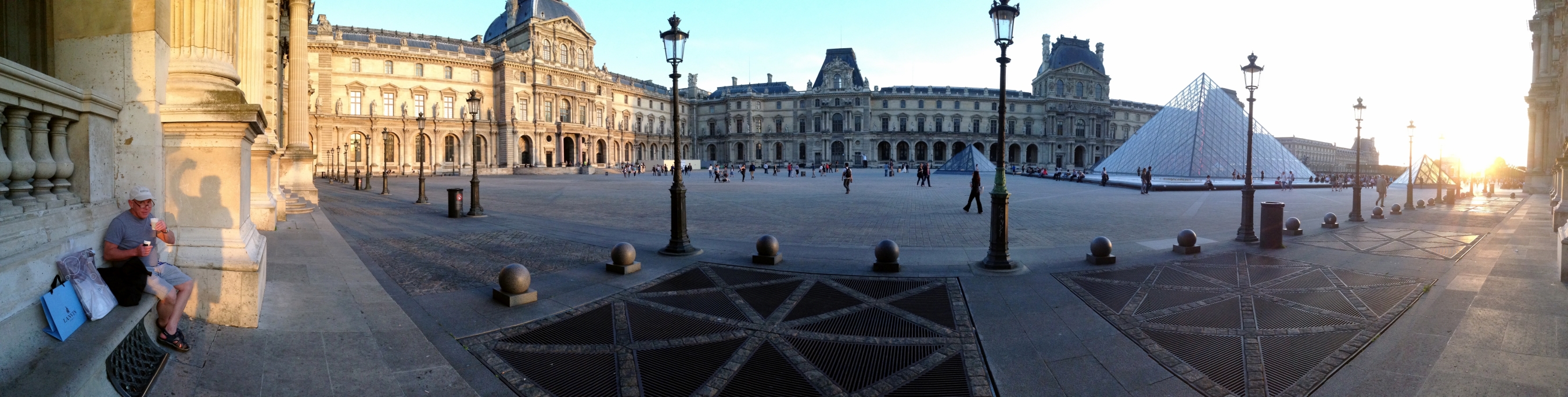 01 Barney Paris louvre panoramic